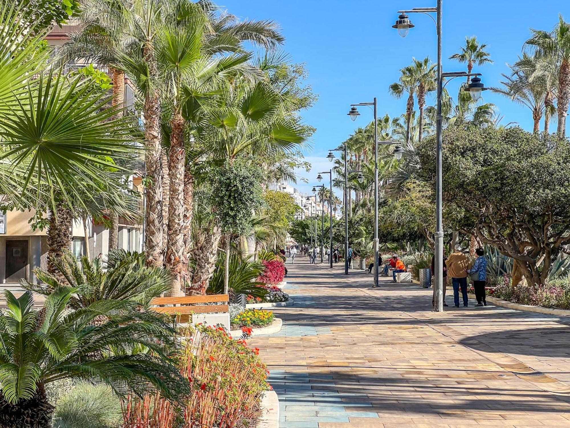 Hanami Avenida De Espana Estepona Buitenkant foto